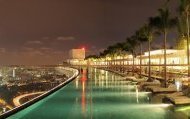 Отель Marina Bay Sands – бассейн на крыше в Сингапуре.